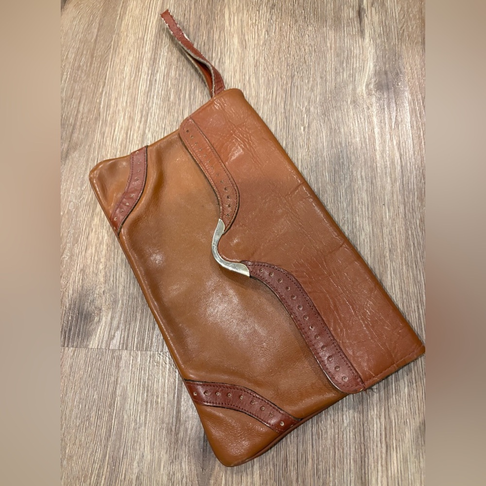 Don Quixote Clutch